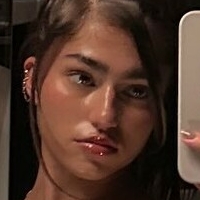 Rayna V Desnuda