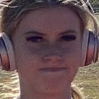 Riley Nuttall Desnuda