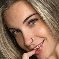 Riley Wood Desnuda