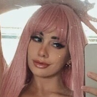 Riley Desnuda