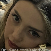sainthoneyxxx Desnuda