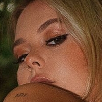 Selena Steiner Desnuda