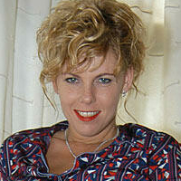 Sharon Louise Hall Desnuda