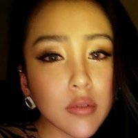Si-hu Yun Desnuda