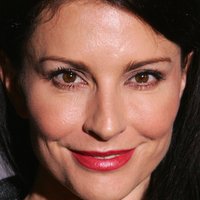 Simmone Mackinnon Desnuda