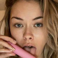 Sophie Strokes Desnuda