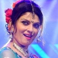 Varsha Usgaonkar Desnuda
