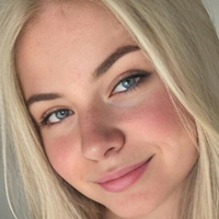 Viktoria König Desnuda