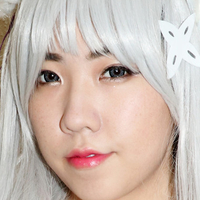 Yoonie Desnuda