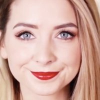 Zoe Sugg Desnuda